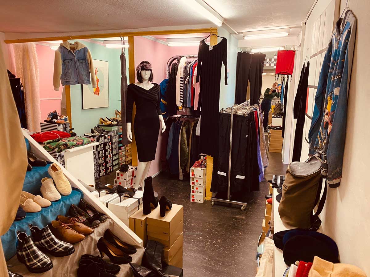 Booster Boutique Secondhand Vintage Corner